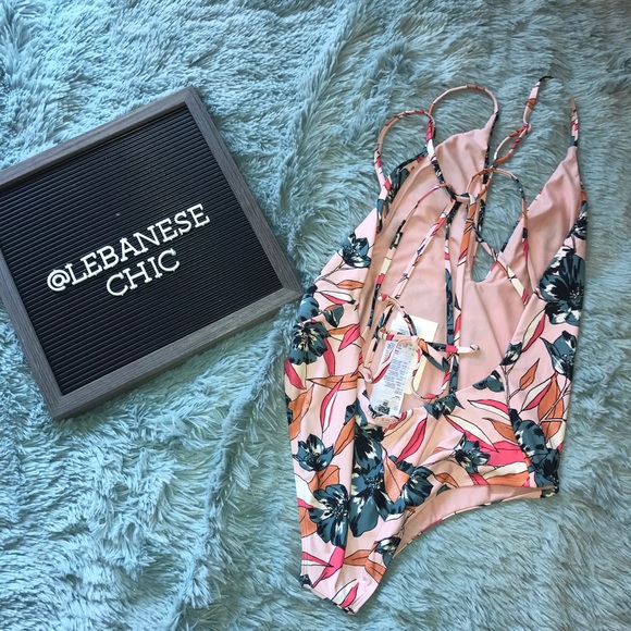 NWT Size L Billabong Onepiece Swimsuit - Picture 3 of 3